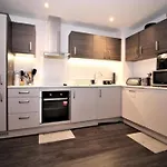 Rent Luxuri - Luxury 2 Bed Apartment